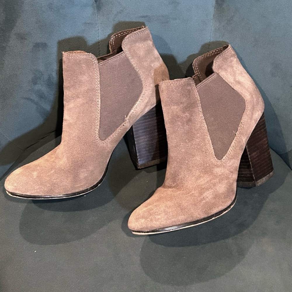 Bjorndal nutmeg Suede Heeled Slip on Boots with Stacked Heel